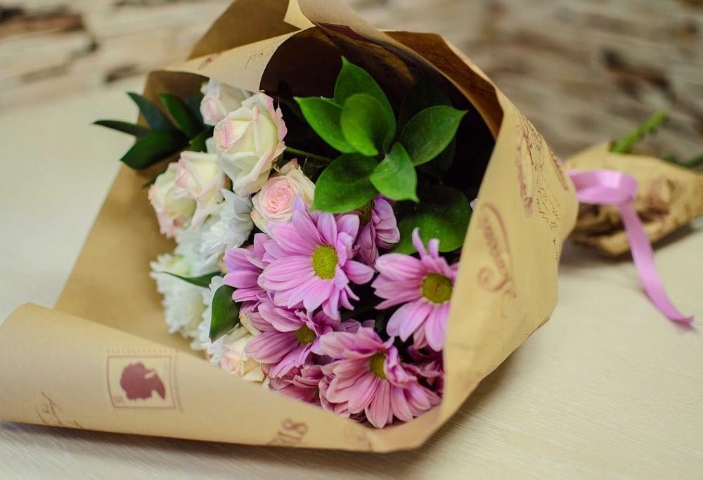 Букет цветов из: Розы и Хризантемы в Кайеркане