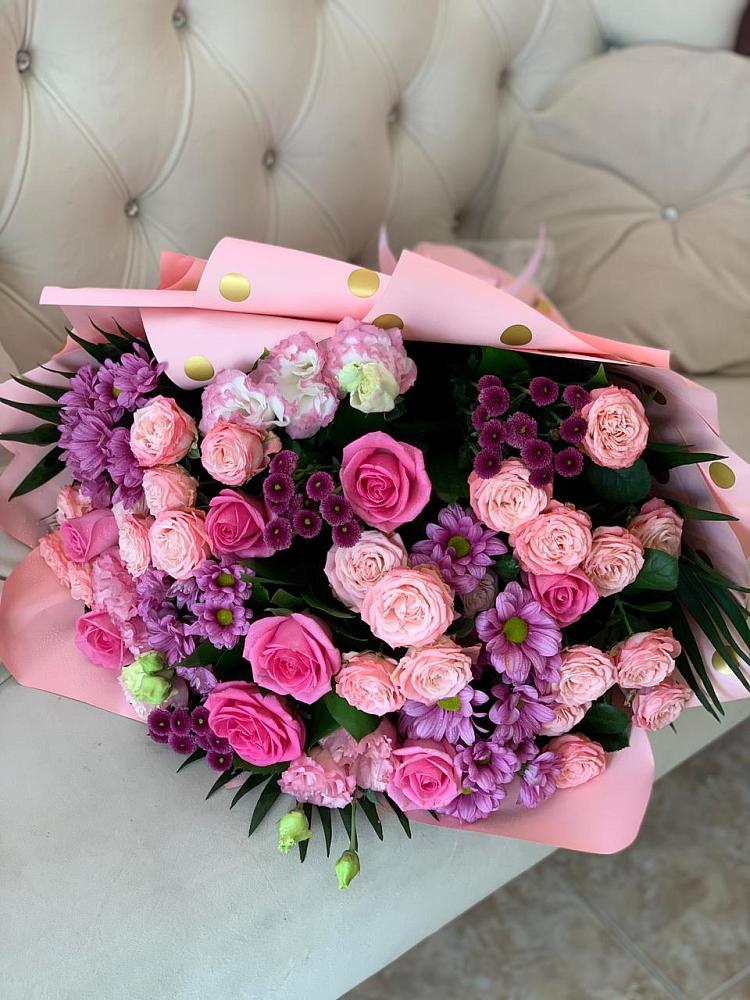 Букет цветов из: Хризантемы, Розы и Лизиантусы в Кайеркане