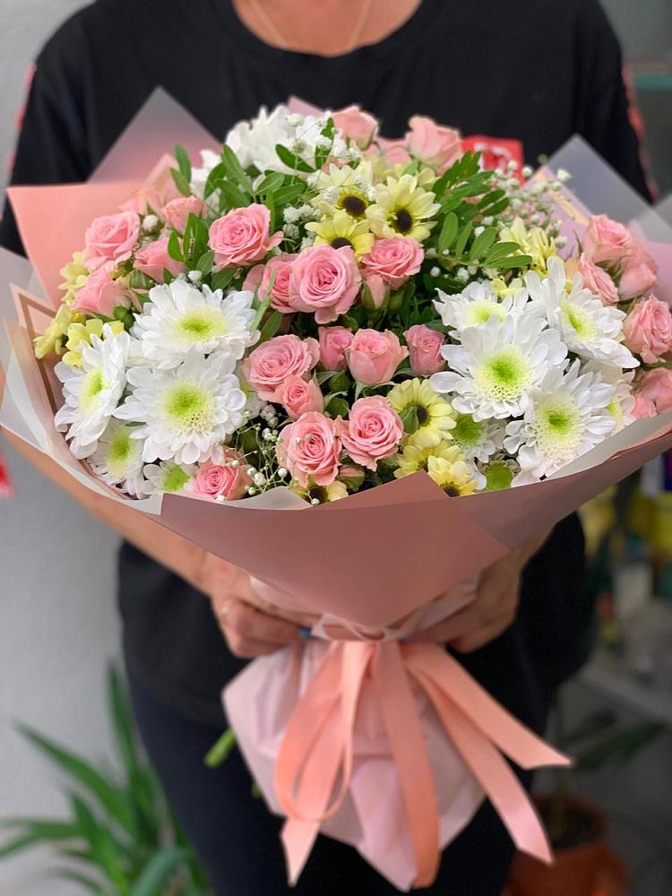 Букет цветов из: Розы и Хризантемы в Кайеркане