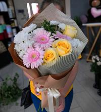 Букет цветов из:  Герберы, Розы и Хризантемы в Кайеркане