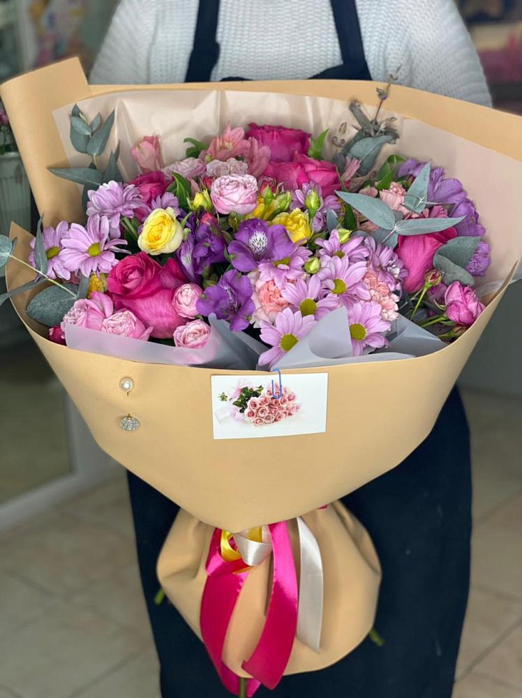 Букет цветов из: Хризантемы, Гвоздики и Альстромерии в Кайеркане