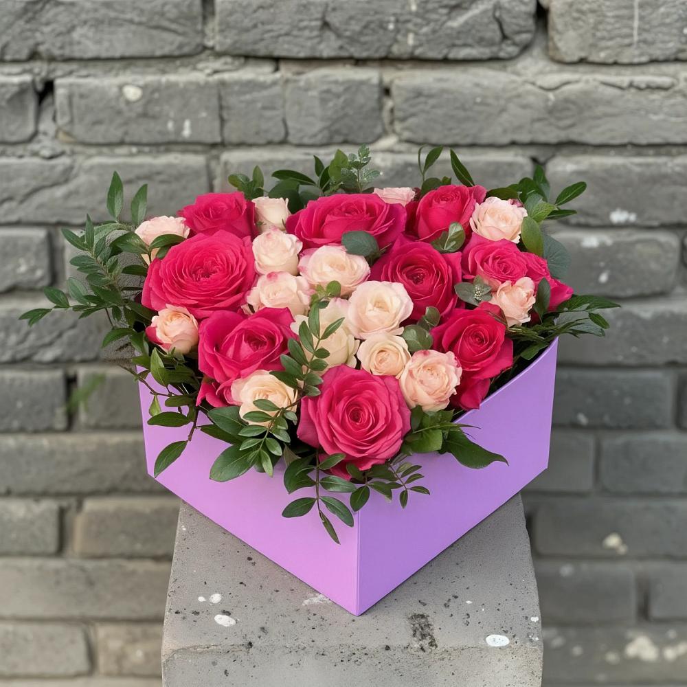 Цветочная композиция из Розы в коробке в Кайеркане