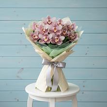 Букет цветов из:  Орхидеи и Розы в Кайеркане