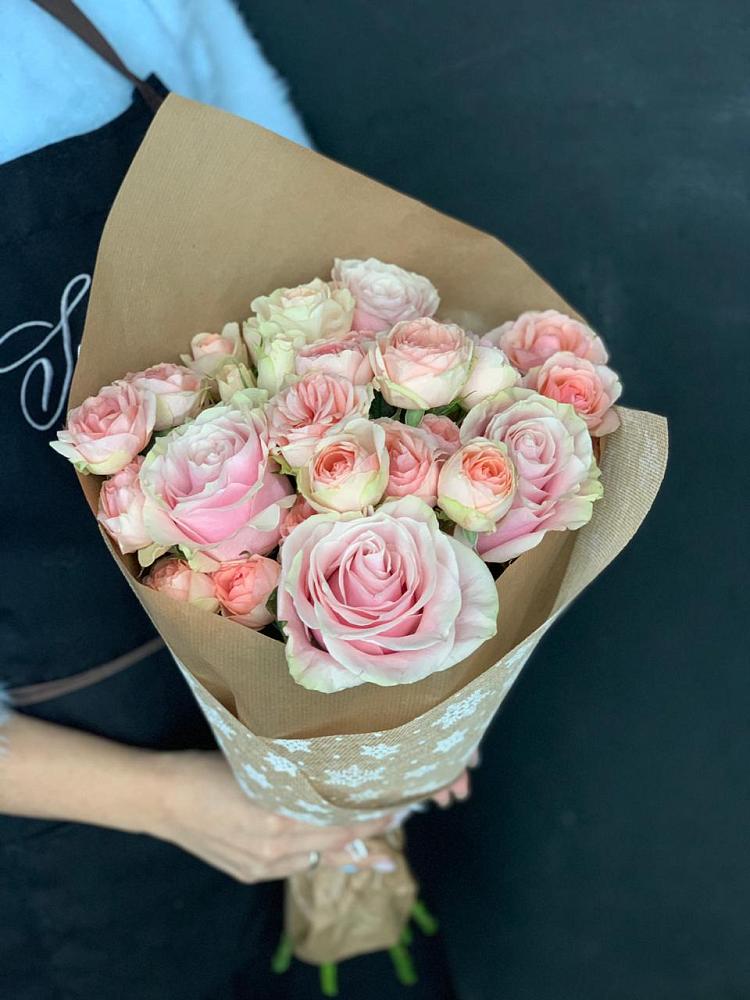 Букет цветов из: Хризантемы и Розы в Кайеркане