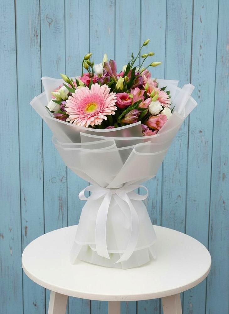 Букет цветов из: Герберы, Альстромерии и Лизиантусы в Кайеркане