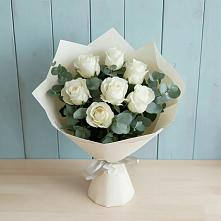 Букет Белые розы в Эвкалипте в Кайеркане