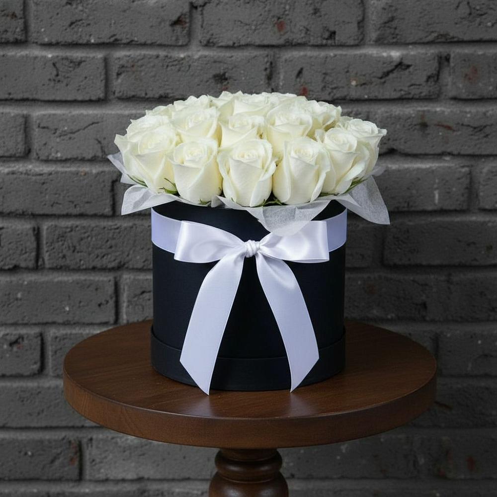 Цветочная композиция из Розы в шляпной коробке в Кайеркане