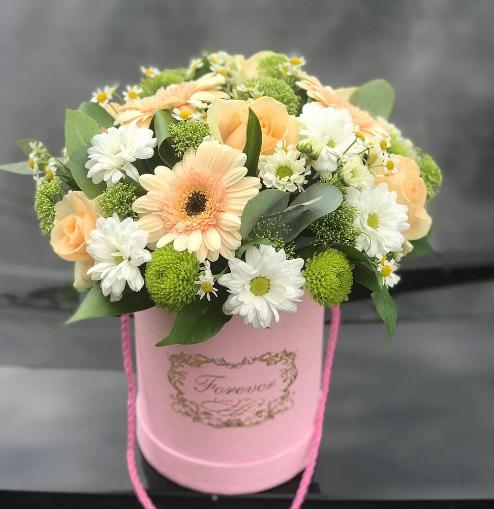 Цветочная композиция из Розы, Герберы и Хризантемы в шляпной коробке в Кайеркане