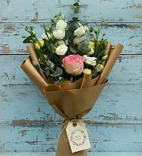 Букет цветов из:  Розы и Лизиантусы в Кайеркане